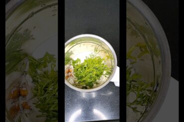 Easy and Quick but healthy Breakfast #shorts #youtubeshorts #healthy #Food #cooking