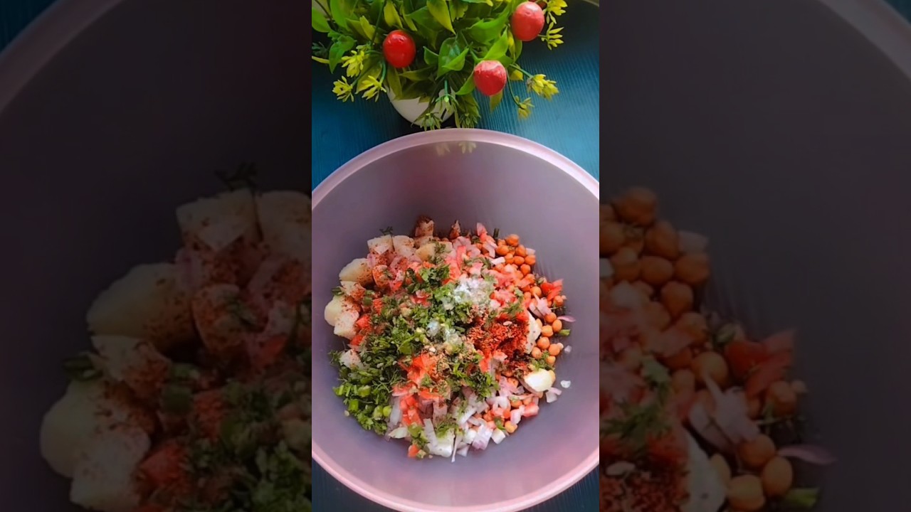 Train Wala Chana Chaat | Boiled Chana Salad #YouTubeShorts #Shorts #Viral #HealthySalad #WeightLoss Train Wala Chana Chaat | Boiled Chana Salad #YouTubeShorts #Shorts #Viral #HealthySalad #WeightLoss