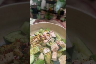 Mom's Ultimate Healthy Hack: Cucumber Smashed Salad Recipe with Avocado & Tofu#food#cooking #travel