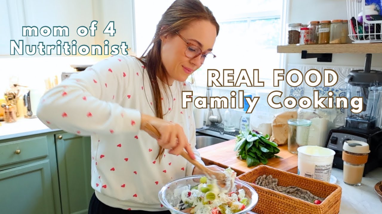 WHAT I COOK IN A DAY as a Mom of 4 and Holistic Nutritionist (whole food cooking) WHAT I COOK IN A DAY as a Mom of 4 and Holistic Nutritionist (whole food cooking)