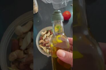 2 mins healthy Pesto with a twist! #food #recipe #pesto #healthyrecipes #sushmayam #shorts