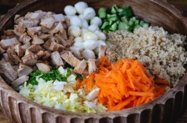 Quinoa Chicken and Mozzarella Salad Bowl | Healthy Lunch Idea