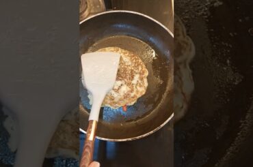 Delicious and healthy breakfast #uttapam#southindianfood #sunday special tasty nasta#ytshort