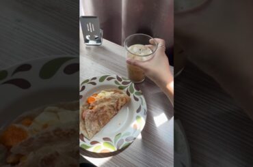 Make healthy breakfast with me #breakfast #foryou #omlette #coffee #quickrecipe #food #shorts