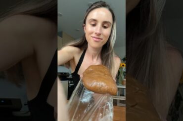 DOLCE DE LECHE cookie ice cream sandwich #icecream #dessert #cookies