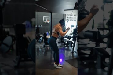 MARATHON VS BODYBUILDER, WHO DOES IT BETTER