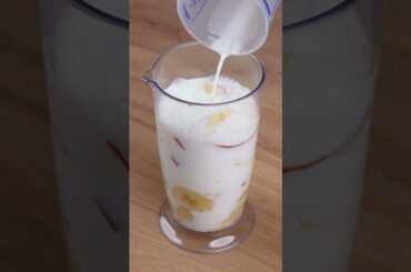 Flat belly smoothie, satisfies hunger and helps in weight loss