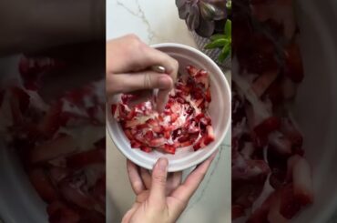 Chocolate Covered Strawberry Popsicles | Healthy Summer Treats #recipe #easyrecipe #summertreats