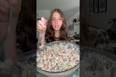 You need this peachy chicken salad #chicken #lunch #pregnant #health #cooking #protein #mealprep