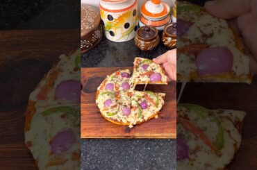 Itna healthy pizza try kiya hai #shorts #pizza