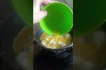 3 Eggs Omelette Recipe/ Fizzakitchen #shorts #recipe #video #viral #breakfast