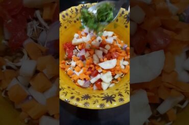 Healthy Sprouts Recipe #shorts #ytshorts #food #sprouts #sproutschaat #sproutssaladrecipe #recipe