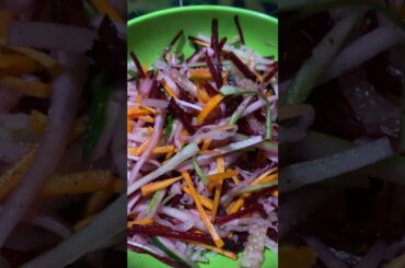 Simple & healthy salad | #health #wellness #salad #healthylifestyle #healthyrecipes #shorts #food