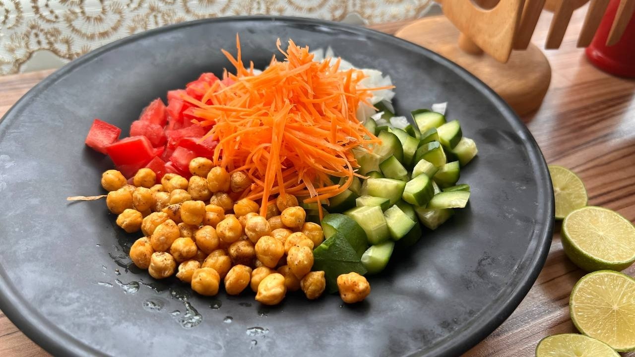 High protein healthy chickpea salad | healthy salad recipe for vegetarians High protein healthy chickpea salad | healthy salad recipe for vegetarians