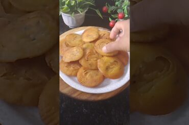 bahut easy hai #moongdal ki mathari#viral #trending #shortvideo #feedshorts #healthy #food #cooking