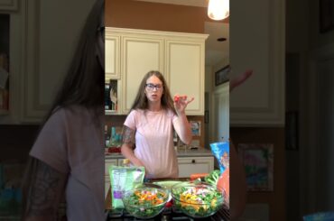 My vegan husband’s favorite salad! #plantbased #vegan #ditl #sahm #easylunch #healthylunch