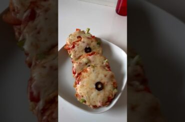 5 minutes Recipe, Pizza Bread, Breakfast Ideas #shorts #easyrecipe #tastetraditionz