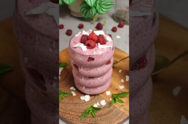 Raspberry Chia Pudding Parfait #healthyrecipes #dessert #chiapudding