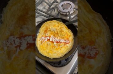 Healthy breakfast #roti #egg #omelette #viralvideo #shortvideo #cooking #trythis #healthybreakfast