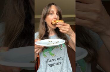 WARNING: DO NOT EAT ANTI-AGING FOODS alone @cookingforpeanuts friendship #1 predictor longevity