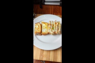 Cheese Egg Bread @aayshaskitchenthezaikazone #shorts