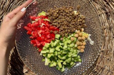 Mediterranean chickpea salad! High protein healthy salad! Vegan recipe