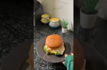 Bigboss ka Burgir #shorts #youtubeshorts #food #recipe #trending #vlogschannel @Lukumonivlogs97
