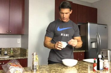 How to Make the Healthiest Egg Salad Sandwich in the World