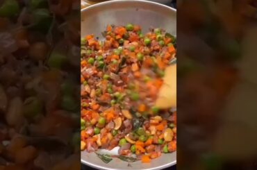 Upma #healthybreakfast #upmarecipe #upma #food #breakfast #viral #youtubeshorts #shorts