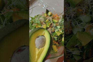 #trending avocado salad recipe #healthy #amazing #youtubeshorts #viralvideo #asmr #shorts #video #yt