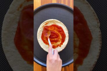 Low Cal High Protein Healthy Pizza #pizzarecipe #pizza #recipeshorts #recipe #lowcalorie #protein