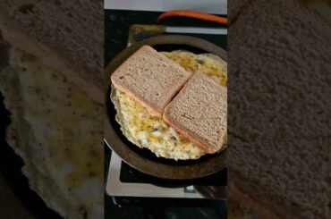 healthy breakfast || bread omlet sandwich #stayfitwithme #stayfit #ytshortsvideo #ytshort