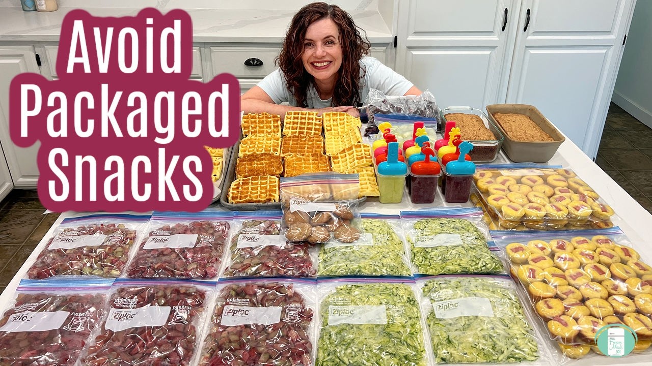 EASY and Healthy Homemade Snacks for the Whole Month EASY and Healthy Homemade Snacks for the Whole Month