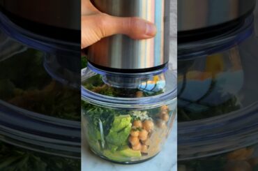 ALL THESE NUTRIENTS in 5-minutes @cookingforpeanuts Avocado chickpea spread with longevity spices.