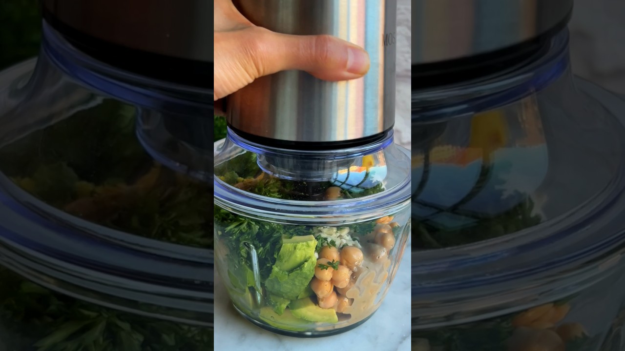 ALL THESE NUTRIENTS in 5-minutes @cookingforpeanuts Avocado chickpea spread with longevity spices. ALL THESE NUTRIENTS in 5-minutes @cookingforpeanuts Avocado chickpea spread with longevity spices.