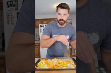 EASY High Protein Low-Calorie Fajita Bowl Meal Prep - Recipe #easymealprep #youtubeshorts #cooking