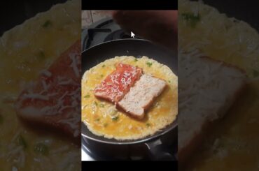 Special Bread Omelet Recipe | Easy & Healthy Breakfast #shortsfeed #breadomelette #eggrecipe #bread