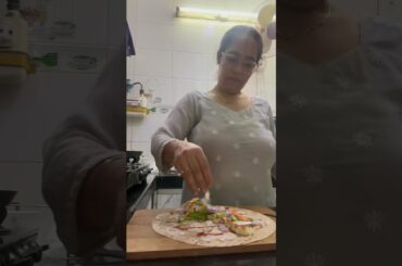 Healthy Roti Roll. #food #breakfastgoals #healthyfood #healthyrecipes #shortsvideo #shorts