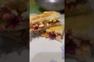 Sandwich, healthy, or tasty, Apne ghar Pe banayi#recipe #cooking #shortsvideo #viralvideo