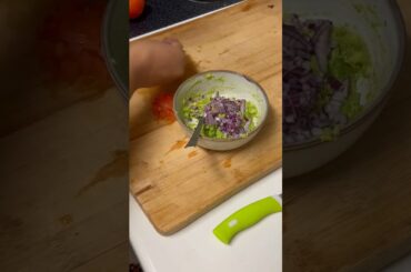 Quick and healthy breakfast recipes #avacado #guacamole #guacamolerecipe #shorts