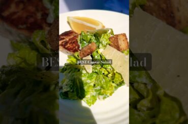 CAESER SALAD | QUICK, EASY, HEALTHY #lunch #yummy #salad #recipe #recipeshorts #healthyeating
