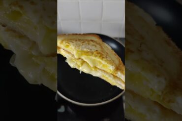 Breakfast Egg Sandwich Hack | One Pan Egg Toast | Healthy Egg sandwich #shorts #eggsandwich