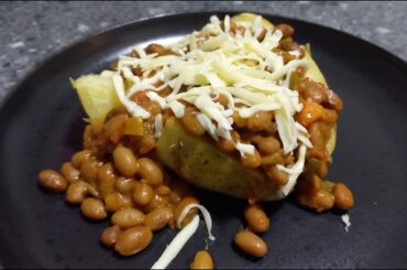 Quick High-Protein, Low-Calorie Dinner: Jacket Potatoes & Nutritious Homemade Beans | Healthy Meal