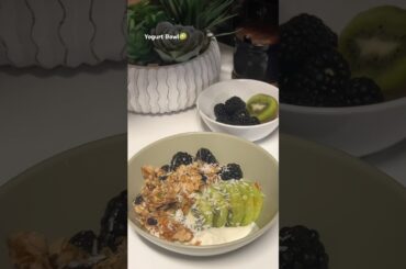 Yogurt Bowl #food #healthyrecipes #healthybreakfast #breakfastideas #yogurt #deliciousrecipe #yummy