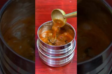 Today’s lunch box recipe: vengaya puli kulambu & kovakkai poriyal #shortsfeed #lunchideas #lunchbox