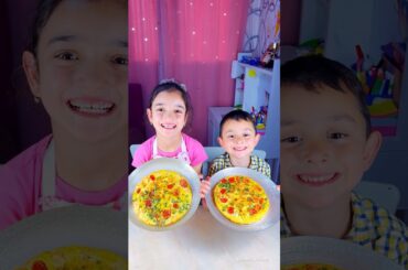 Children prepare a delicious and healthy omelet with shrimp #recipe #food #recipe #viralvideo #virql