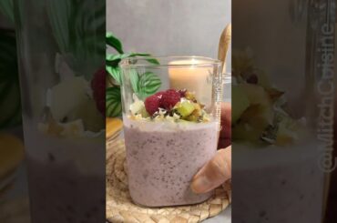 Raspberry overnight oats l Easy healthy breakfast! #recipe #overnightoats #healthyfood