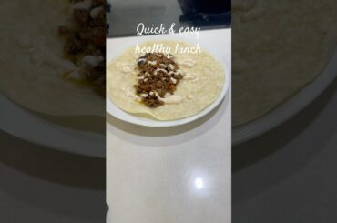Quick & Easy healthy lunch. #healthyrecipes #healthyfood #healthylunch #recipeshorts #healthywrap