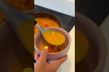 Healthier Red curry wonton soup full recipe on ig : @brittanymccrystal #weightloss #recipe #healthy