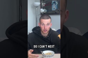 This high protein granola bowl is perfect for breakfast while on a diet#fitness #gym #workout #diet